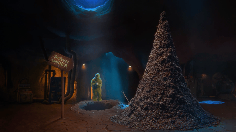 Blinkink Jesse James Mc Elroy Mc Donalds The Grinch Part II gif6