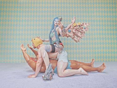 Blinkink Lea Esmaili Ashnikko Trinkets gif9